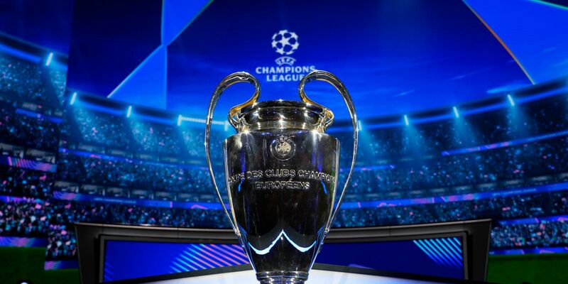 Nur der FC Bayern München startet mit einem Heimspiel in die Champions League. - Foto: Gregorio Borgia/AP