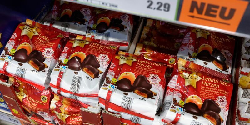 Zwei Drittel der Verbraucher lehnen den frühen Verkauf von Weihnachtsgebäck ab. - Foto: Henning Kaiser/dpa