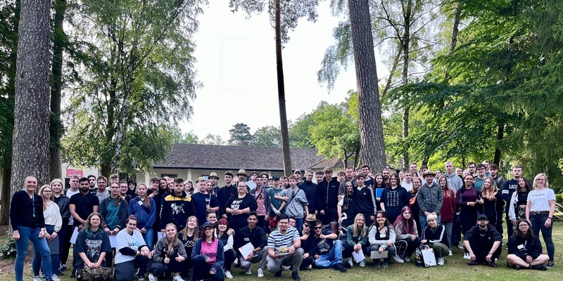 Herzlich willkommen unseren über 100 neuen Netto-Azubis - Foto: presseportal.de