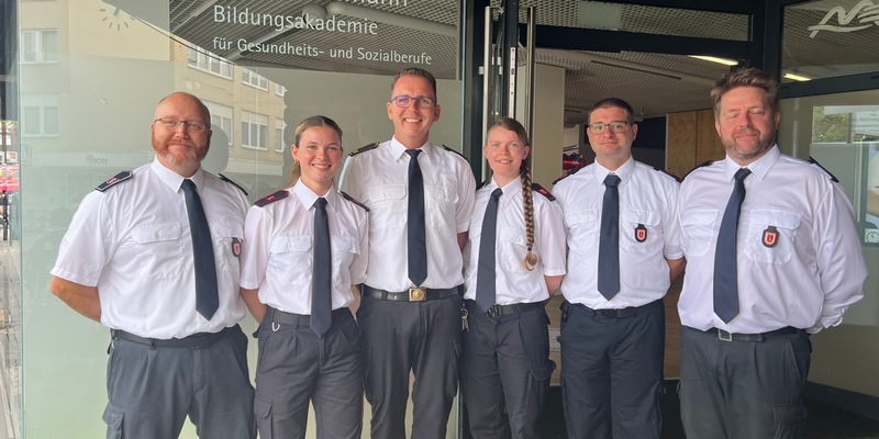 FW-Velbert: Zwei neue Notfallsanitäterinnen für den Rettungsdienst der Stadt Velbert - Foto: presseportal.de
