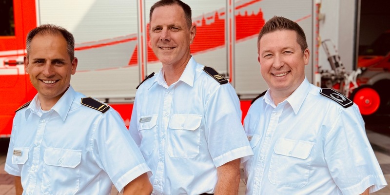 FW-GL: Wechsel in der Leitung der Feuerwehr Bergisch Gladbach: Gerd Haag wurde in den Ruhestand versetzt, Benjamin Severin-von Polheim tritt Nachfolge an - Foto: presseportal.de