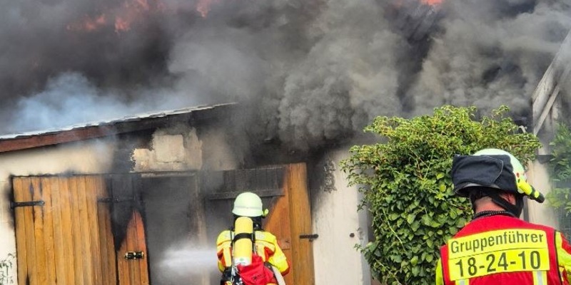 POL-LG: ++ Auseinandersetzung im Umfeld von Schulgelände - junge Männer geraten aneinander - Person mit Stich-/Schnittverletzung ++ Schuppen in Brand ++ Ölspur von Kirchgellersen über Embsen bis Lüneburg ++ - Foto: presseportal.de