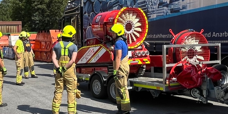 FW Ratingen: Unterstützung bei Brand in einem Gewerbebetrieb in Velbert - Foto: presseportal.de