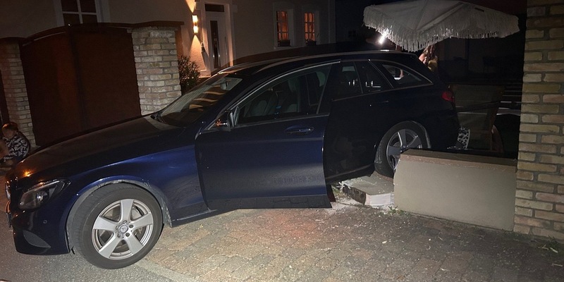 POL-PDLD: Verkehrsunfall mit erheblichem Sachschaden in Neuburg am Rhein - Foto: presseportal.de