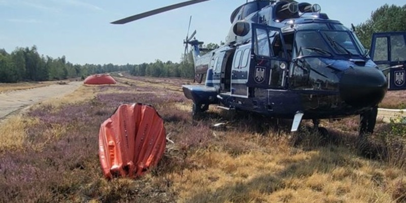 BPOLD 11: Hubschrauber der Bundespolizei unterstützt in Sachsen-Anhalt bei der Brandbekämpfung - Foto: presseportal.de