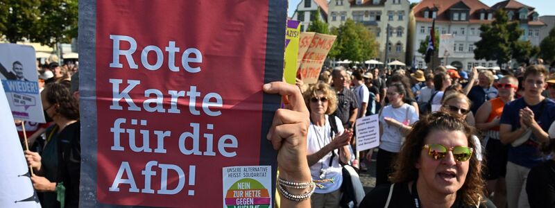 Protest gegen die AfD auf Thüringens Straßen - Foto: Martin Schutt/dpa