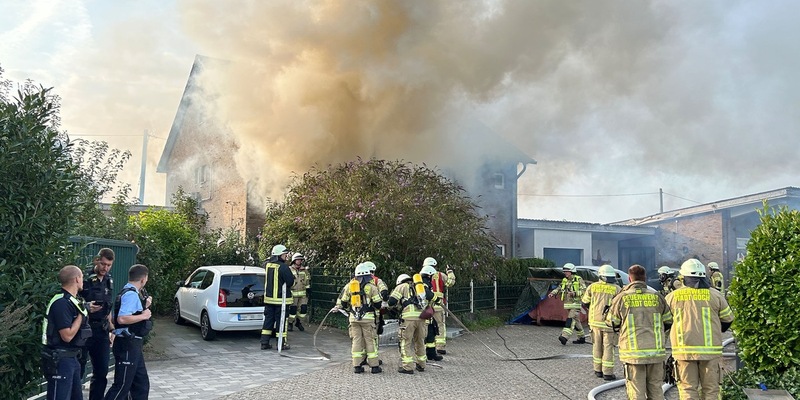 FF Goch: Zwei Verletzte nach Wohnungsbrand - Foto: presseportal.de