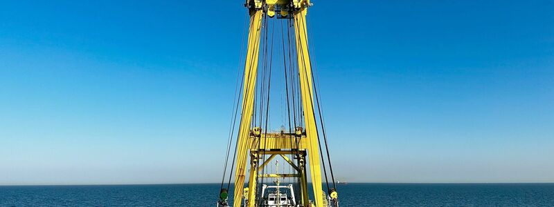 Schwimmkran HEBO LIFT 10 zählt zu den leistungsstärksten in Europa. (Archivbild) - Foto: -/WSV/brand MARINE CONSULTANTS GmbH/dpa