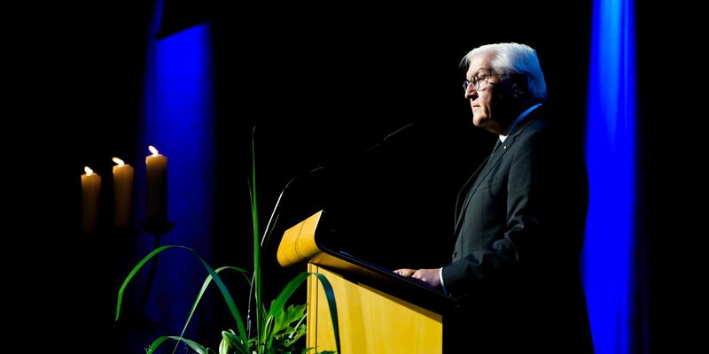 Ministerpräsdient Hendrik Wüst (CDU) hat den Solingen-Anschlag als barbarischen Terror und zugleich als Wendepunkt bezeichnet.  - Foto: Michael Probst/AP Pool/dpa