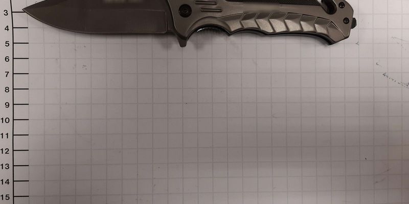 BPOL NRW: Bundespolizei stellt Einhandmesser bei 30-Jährigem sicher - Foto: presseportal.de