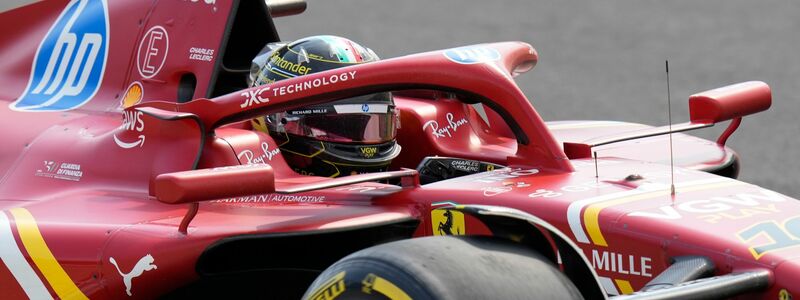 McLaren im Positionskampf in Monza. - Foto: Luca Bruno/AP/dpa