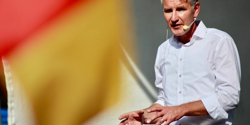 Die AfD mit ihrem Spitzenkandidaten Björn Höcke ist in Thüringen stärkste Kraft geworden. - Foto: Matthias Bein/dpa