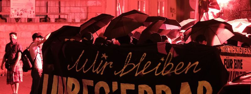 Unregierbar: Nur ein Schlachtruf linker Demonstranten oder bald schon Realität? - Foto: Sebastian Willnow/dpa