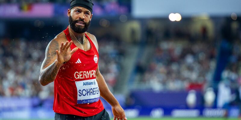 Markus Rehm jubelt nach seinem Sieg in Paris. - Foto: Jens Büttner/dpa