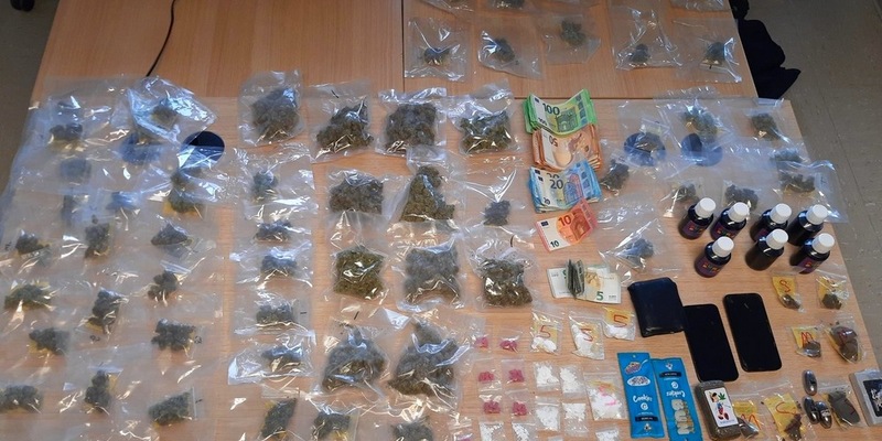 BPOL NRW: Bundespolizei stoppt vermutlichen Drogendealer mit diversen Betäubungsmitteln und hoher Bargeldsumme - Foto: presseportal.de