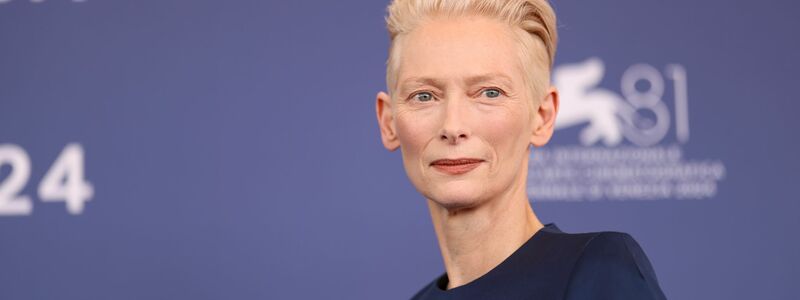 Tilda Swinton hat in Venedig über ihre Bewunderung für Pedro Almodóvar gesprochen. - Foto: Vianney Le Caer/Invision/AP/dpa