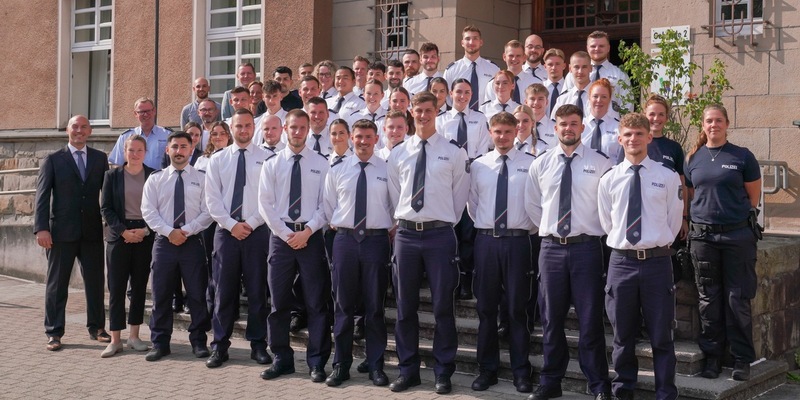 POL-GE: Die Polizei Gelsenkirchen hat 42 neue Kolleginnen und Kollegen - Foto: presseportal.de