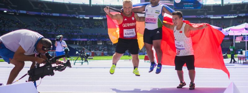 Johannes Floors gewinnt Silber in Paris. - Foto: Julian Stratenschulte/dpa