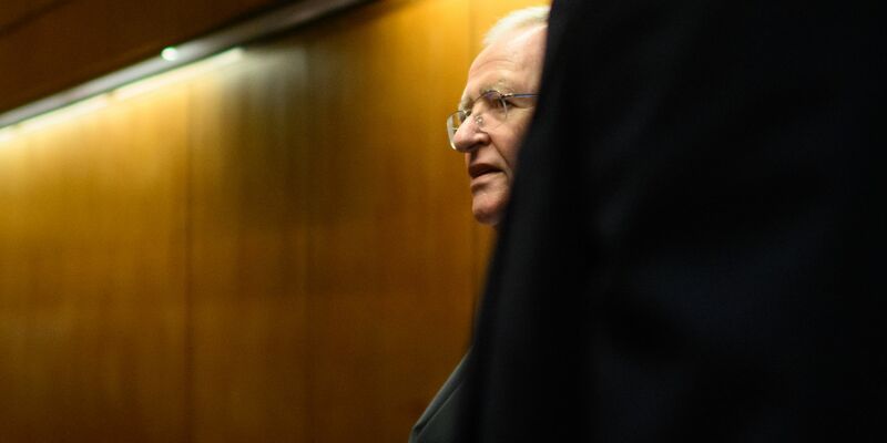 Martin Winterkorn soll am Dienstag als Angeklagter vor Gericht erscheinen. (Archivfoto) - Foto: Julian Stratenschulte/dpa