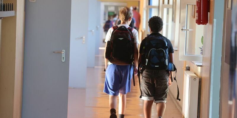 Der Anteil von Lehrern mit Einwanderungsgeschichte ist deutlich geringer (Archivfoto).  - Foto: Bodo Schackow/dpa