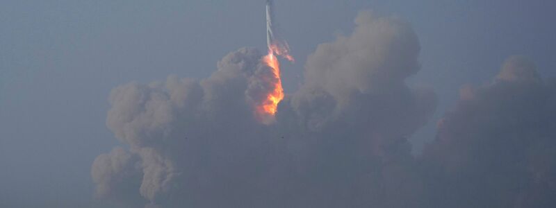 Ein großer Raketenstart wirkt nicht nur auf Menschen gewaltig. Auch die Atmosphäre ändert sich dadurch. - Foto: Eric Gay/AP/dpa