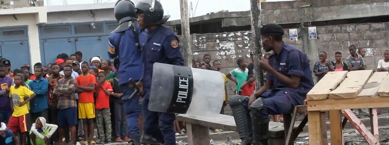 Bei einem Fluchtversuch aus dem Zentral-Gefängnis von Kinshasa sind mindestens 129 Menschen ums Leben gekommen. - Foto: Uncredited/AP/dpa