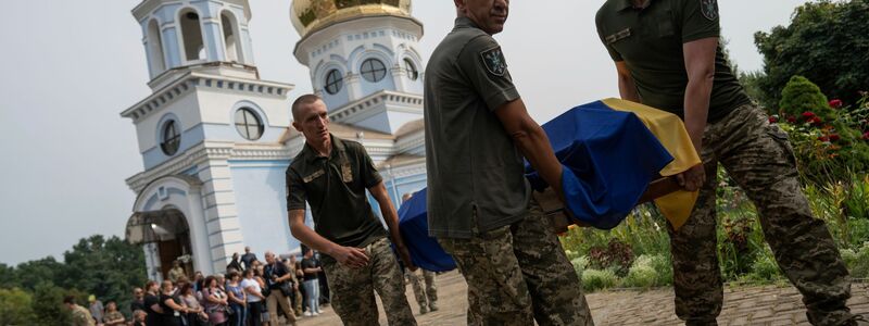 Die zentralukrainische Stadt Poltawa ist immer wieder Ziel russischer Angriffe. (Archivbild) - Foto: Evgeniy Maloletka/AP/dpa