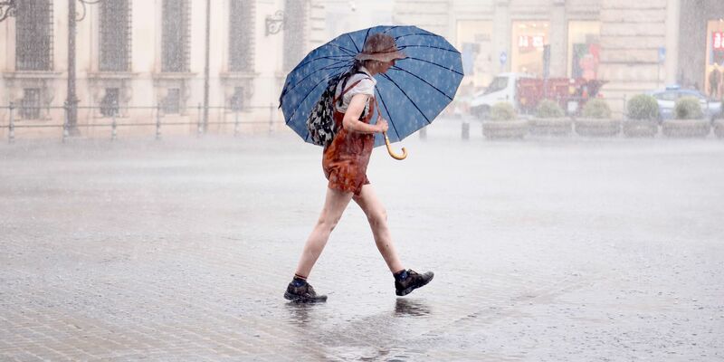In Rom gab es einen schweren Sommerregen. - Foto: Cecilia Fabiano/LaPresse via ZUMA Press/dpa