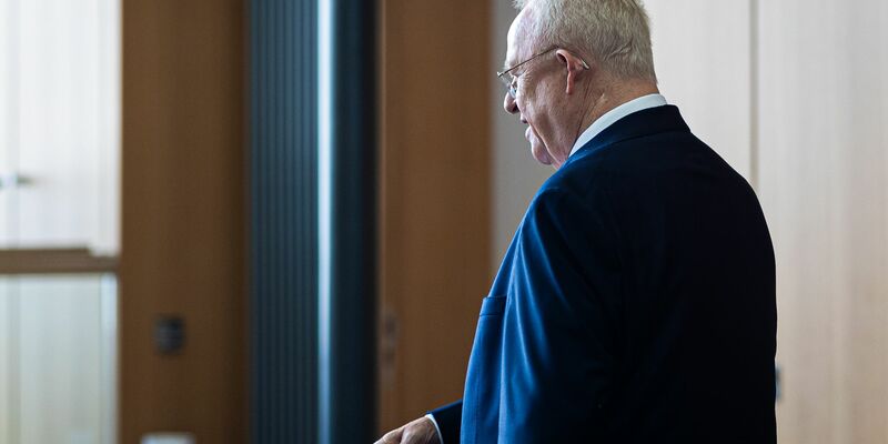 Nach der Anlage zum Auftakt schildert am zweiten Prozesstag die Verteidigung ihre Sicht der Dinge. (Archivbild) - Foto: Moritz Frankenberg/dpa