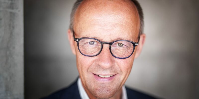 CDU-Chef Merz sieht die FDP aktuell «auf dem Sterbebett». - Foto: Michael Kappeler/dpa