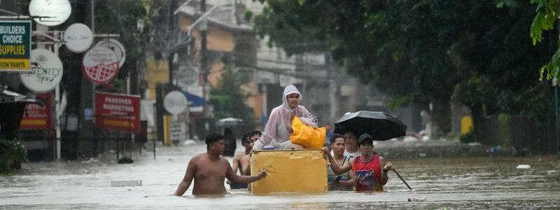 Auf den Philippinen gibt es jedes Jahr etwa 20 Taifune. - Foto: Aaron Favila/AP/dpa