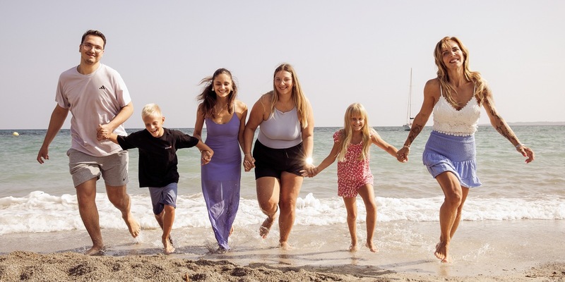 Diese Büchners - Familientrubel unter Palmen: Vier Folgen mit Danni Büchner und ihren fünf Kindern - Foto: presseportal.de