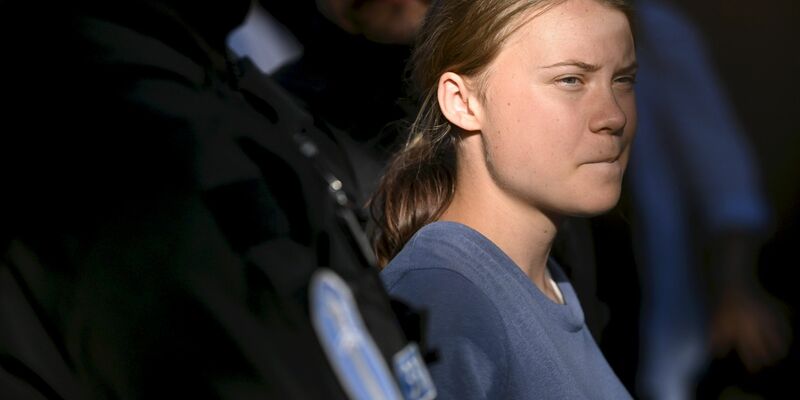 Greta Thunberg – hier bei einer Demonstration in Finnland – ist Berichten zufolge in Dänemark festgenommen worden. (Archivbild) - Foto: Mikko Stig/Lehtikuva/dpa