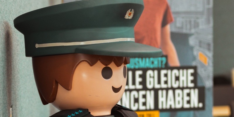 HZA-HST: Berufseinsteiger beim Hauptzollamt Stralsund ./. Jetzt Karriere beim ZOLL starten! - Foto: presseportal.de