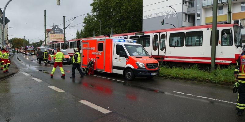 FW-DO: Tragischer Verkehrsunfall - Kind gerät unter Straßenbahn - Foto: presseportal.de