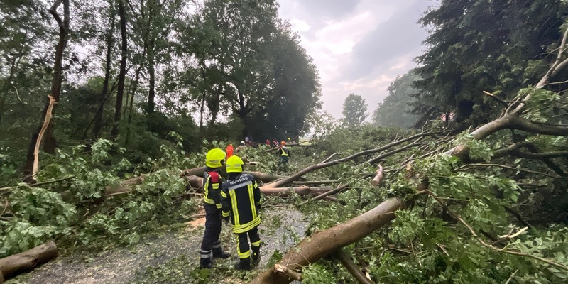 FW-OLL: Nachtrag zum Unwetter am 04. September - Über 100 Einsatzstellen beschäftigen die Feuerwehren bis spät in die Nacht - Foto: presseportal.de