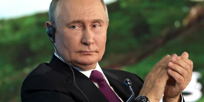 Kremlchef Wladimir Putin unterstützt im US-Wahlkampf angeblich Kandidatin Kamala Harris. - Foto: Vyacheslav Prokofyev/Pool Sputnik Kremlin/AP/dpa