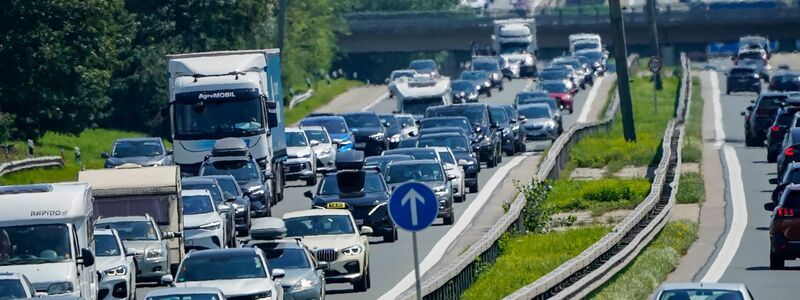 Es soll ein Konsolidierungsprogramm aufgelegt werden, um Kosten zu senken, Ressourcen effizienter zu nutzen und Prozesse zu straffen. (Archivbild) - Foto: Uwe Lein/dpa