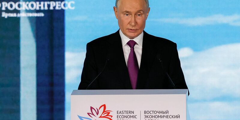 Der russische Präsident Wladimir Putin meldet in seinem Krieg gegen die Ukraine Gebietsgewinne, wie es sie seit langem nicht gegeben habe. - Foto: Vyacheslav Viktorov/Roscongress Foundation/AP/dpa
