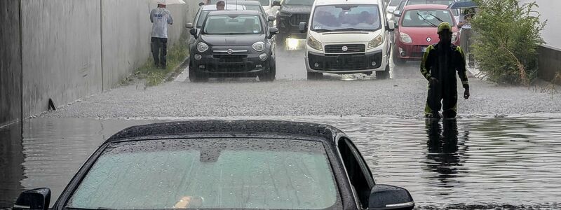 Land unter in der Lombardei nach heftigen Unwettern - Foto: Claudio Furlan/LaPresse via ZUMA Press/dpa