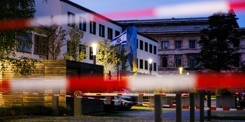 Der 18-Jährige hatte unter anderem auf das israelische Generalkonsulat geschossen. (Archivbild) - Foto: Matthias Balk/dpa