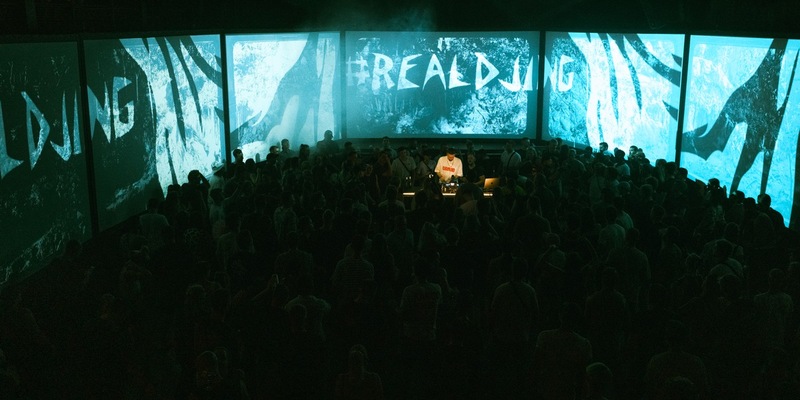 Revolutionäre 360-Grad-Show: Künstler Eskei83 und Forschende der HTW Dresden schaffen einzigartiges Konzerterlebnis im Rahmen von NEX STAGE by glo(TM) - Foto: presseportal.de