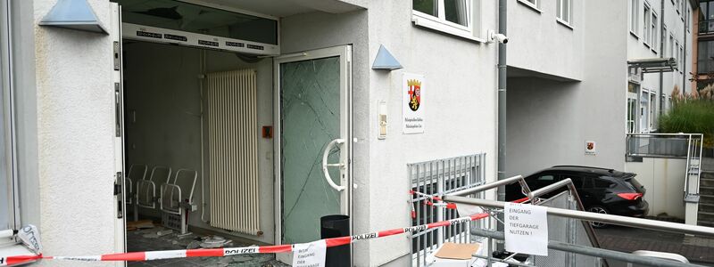 Der Verdächtige erschien nachts auf der Polizeiwache und soll wiederholt «Allahu Akbar» («Gott ist groß») gerufen und angekündigt haben, Polizisten töten zu wollen. - Foto: Alexander Franz/www.alexander-franz-fotografie.de/dpa