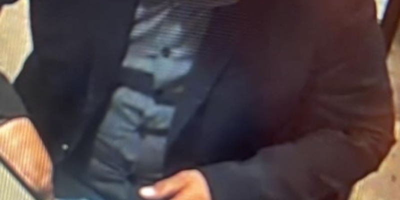 POL-HB: Nr.: 0554 --Polizei fahndet mit Fotos nach Schmuckdieb-- - Foto: presseportal.de