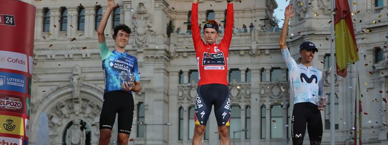 Primoz Roglic feiert seinen vierten Gesamtsieg bei der Vuelta. - Foto: Rafael Bastante/EUROPA PRESS/dpa