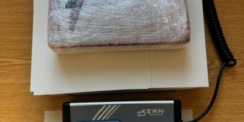 BPOL NRW: Grenzüberschreitendes Polizeiteam stellt 1,15 Kilogramm Kokain auf der Autobahn 40 sicher - Foto: presseportal.de