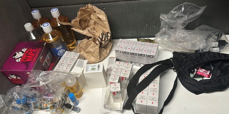 ZOLL-E: Zollfahndung Essen - Schlag gegen Handel mit illegalen Liquids für E-Zigaretten - Foto: presseportal.de