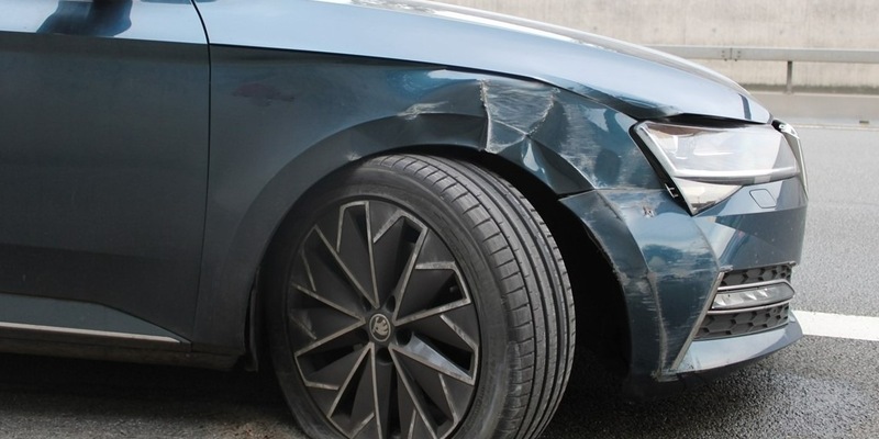 POL-MI: Verkehrsunfall im Weserauentunnel: Pkw prallt gegen Mauer - Foto: presseportal.de