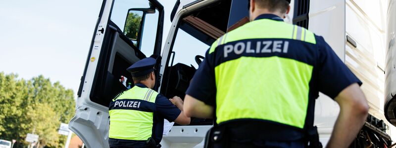 An der deutsch-österreichischen Landgrenze gibt es Grenzkontrollen bereits seit Herbst 2015. (Archivbild) - Foto: Matthias Balk/dpa