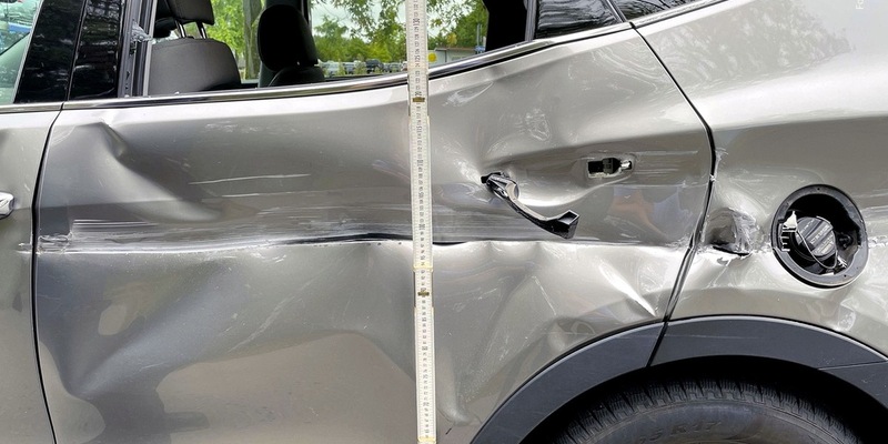 POL-PPWP: Lkw rammt Pkw und haut ab - Foto: presseportal.de